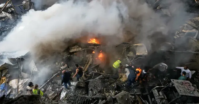 বৈরুতে ইসরাইলি হামলায় ধ্বংস হওয়া ভবন